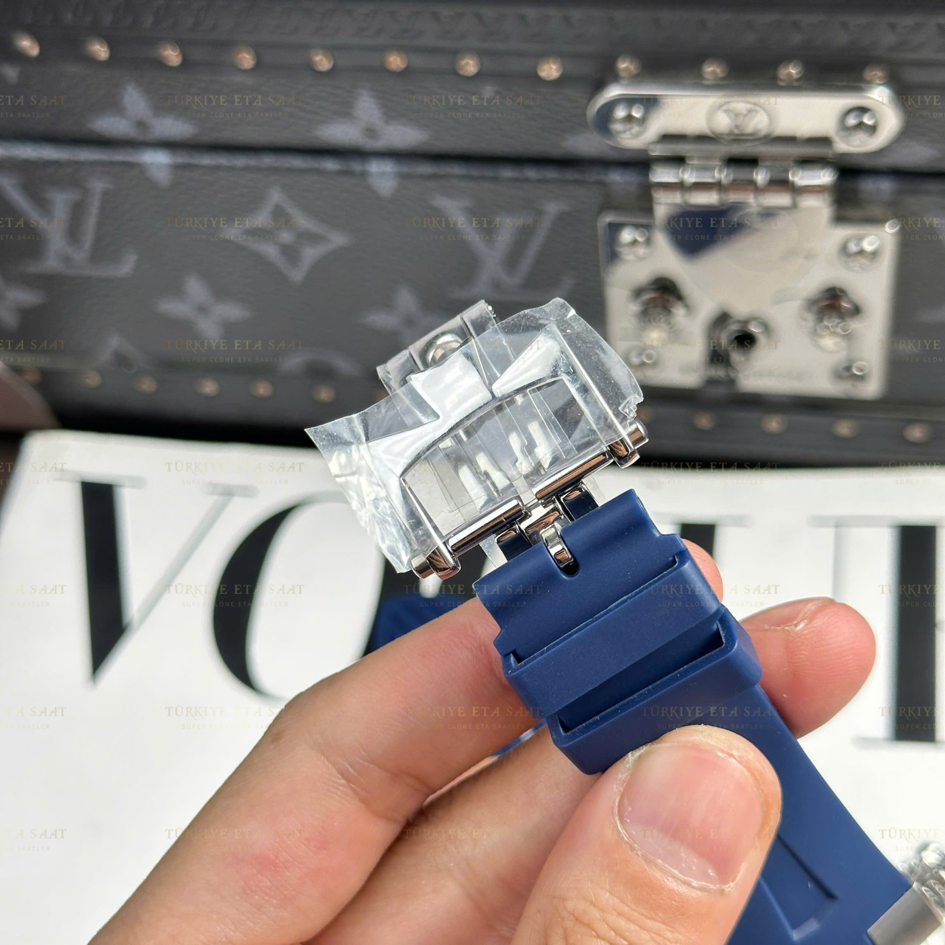 Vacheron-Constantin-Overseas-Dual-Time-47450-9F-42mm-turkiyeetasaat-eta-saat (10) Vacheron-Constantin-Overseas-Dual-Time-47450-9F-42mm-turkiyeetasaat-eta-saat (10)