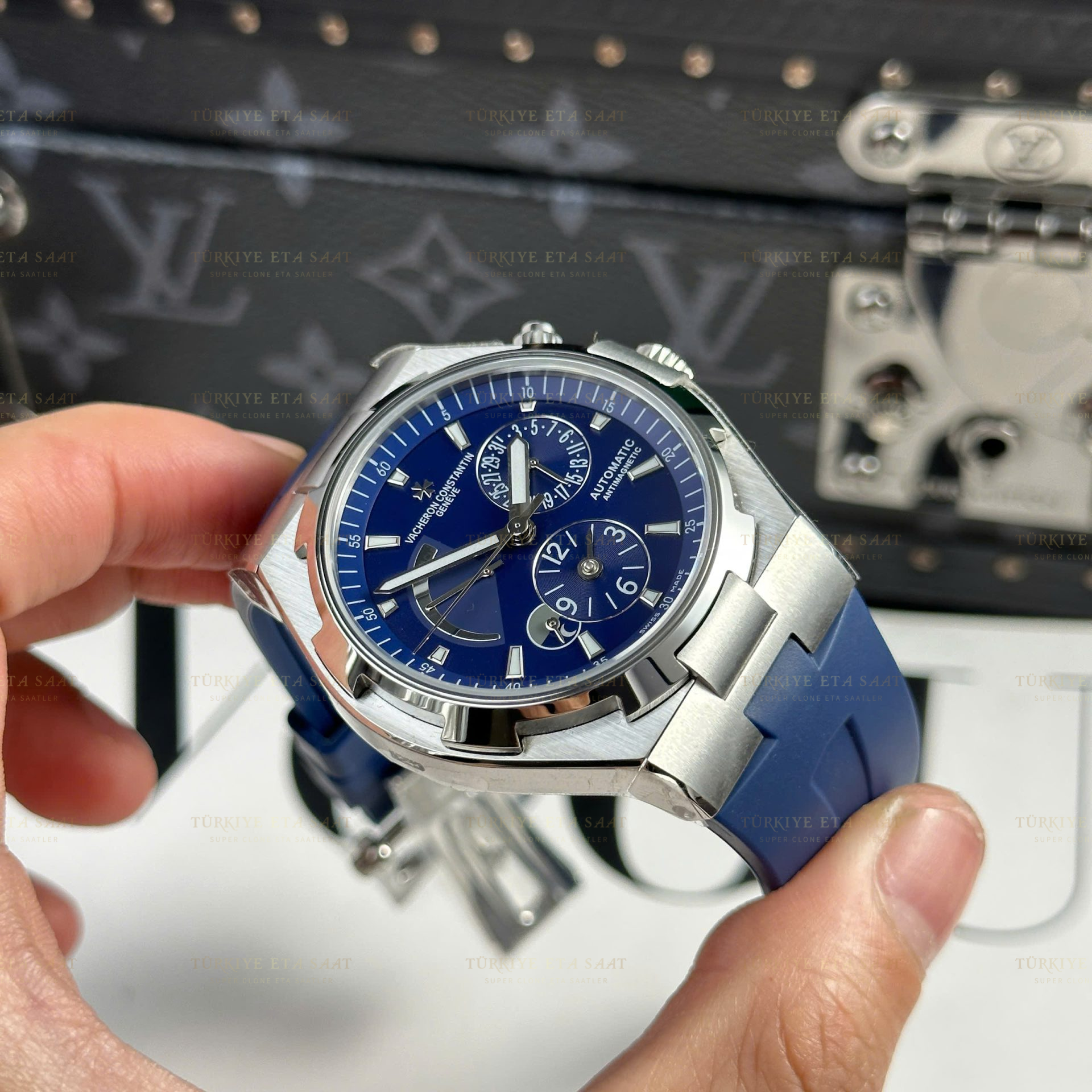 Vacheron-Constantin-Overseas-Dual-Time-47450-9F-42mm-turkiyeetasaat-eta-saat (3) Vacheron-Constantin-Overseas-Dual-Time-47450-9F-42mm-turkiyeetasaat-eta-saat (3)