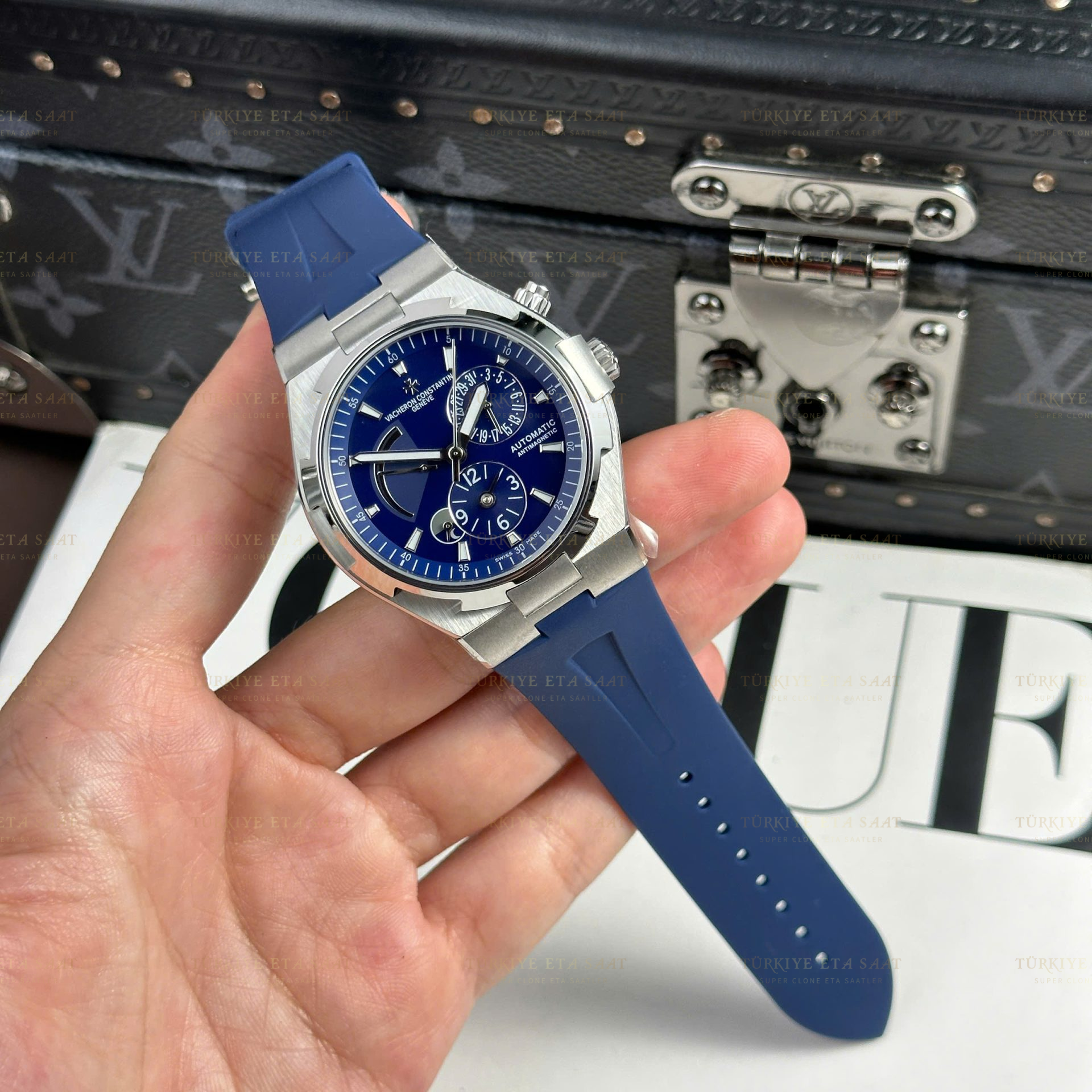 Vacheron-Constantin-Overseas-Dual-Time-47450-9F-42mm-turkiyeetasaat-eta-saat (8) Vacheron-Constantin-Overseas-Dual-Time-47450-9F-42mm-turkiyeetasaat-eta-saat (8)